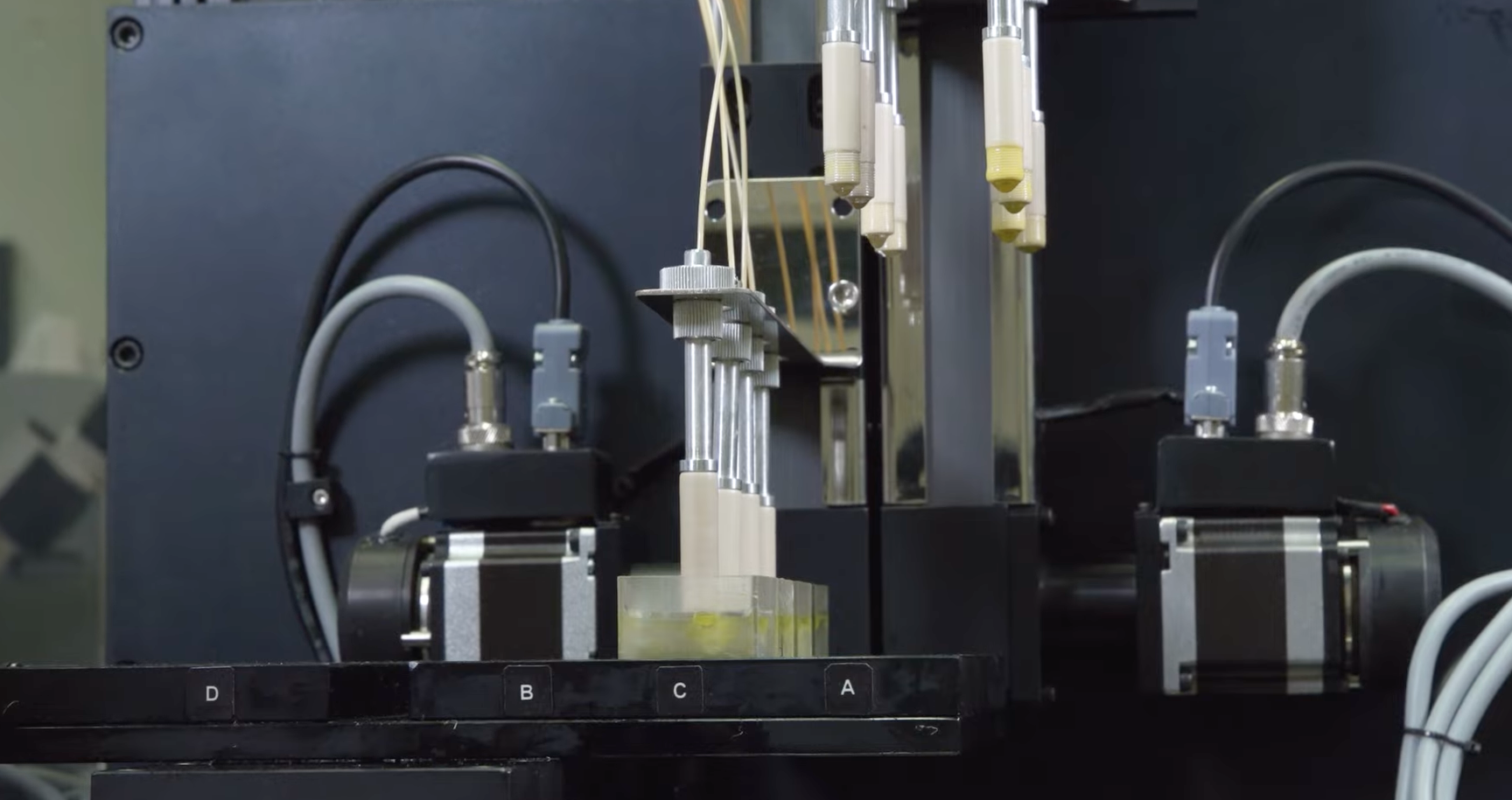 Experimental liquid-liquid encapsulation setup